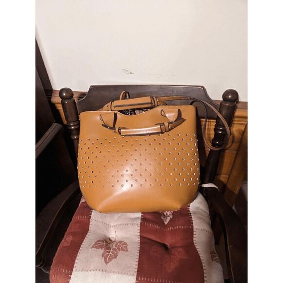 NEW WITH TAGS BUENO CAMEL MODERATE TREND HAND/SHOULDER BAG - Picture 1 of 6